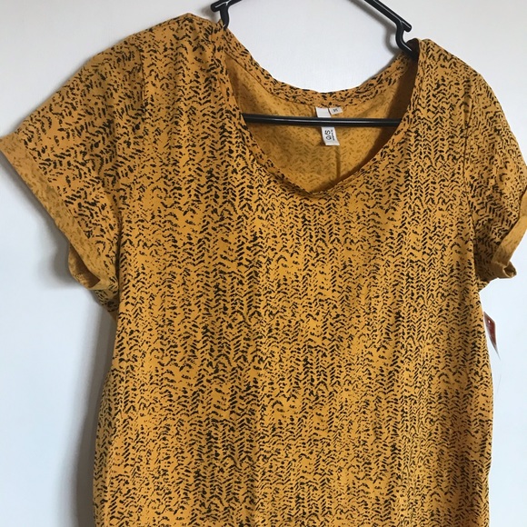 Q/S By Abstract Crew Neck T-Shirt - Size M - Picture 2 of 12